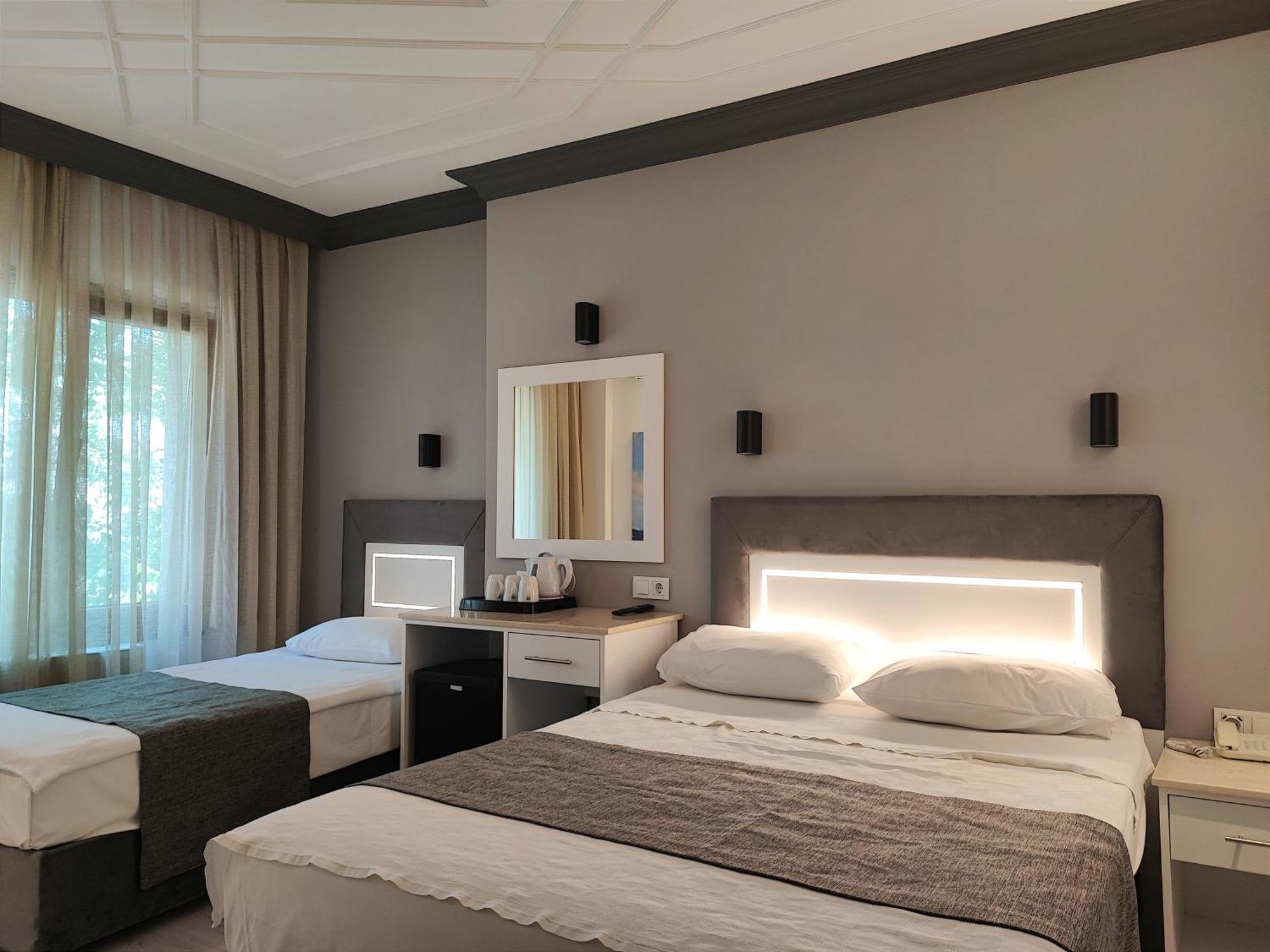 Hotel Peninsula Истанбул Екстериор снимка